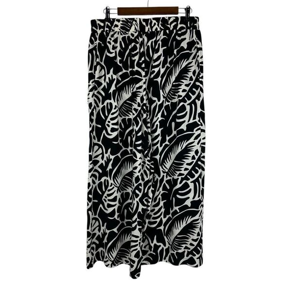 Rose & Olive Black Cream 2 Piece Set size Large - Picture 3 of 9